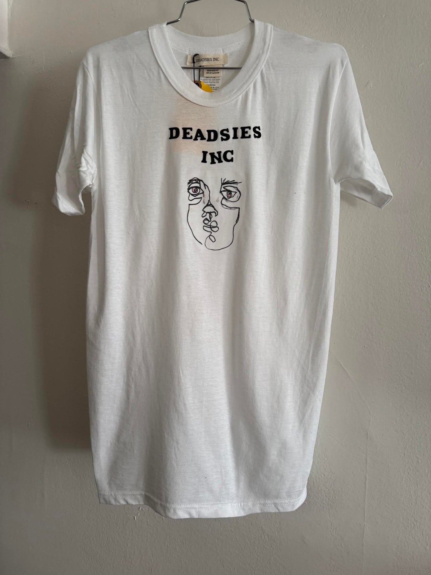 sad eyes tee